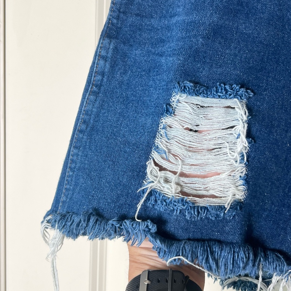 Vintage wrangler jeans cut and distressed into shorts 30w - Picture 3 of 9